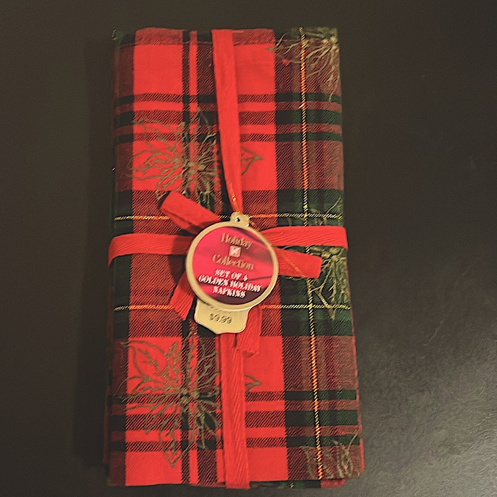 NWT Holiday Napkins